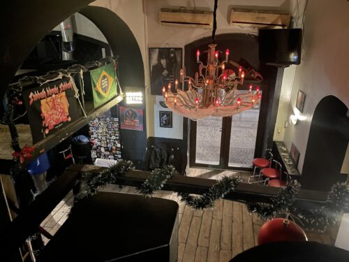 Private Hell - Photo 1