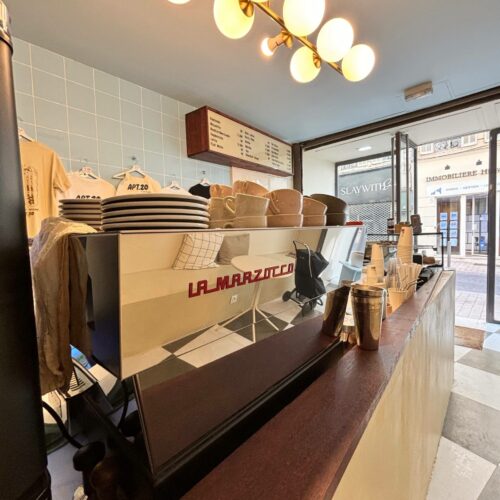 APT.20 COFFEE SHOP - Photo 1