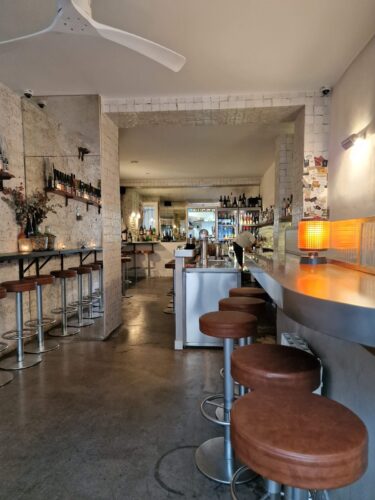 Bar Principal - Photo 1