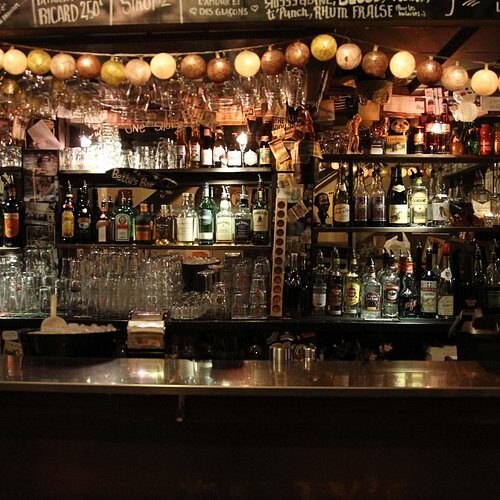 Betty’s Bar - Photo 1