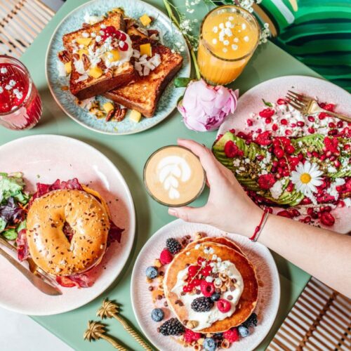Bon Bouquet Café - Photo 1