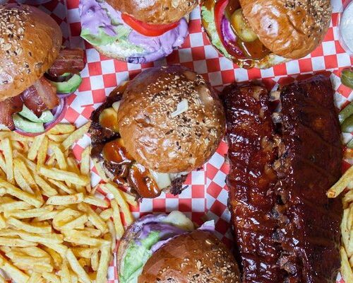 California Burger - Photo 1