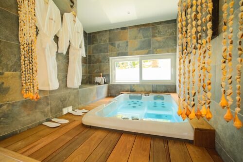 Chambre d’hôte Ô Balinais Love room Spa piscine privative Marseille Bain à remous - Photo 1