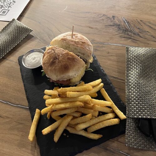 E10 Burgers - Photo 1