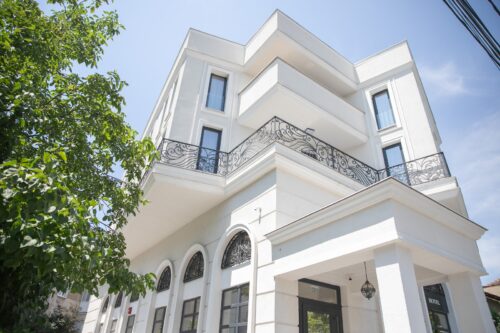 Hotel Boutique Cosmopolita Timisoara - Photo 1