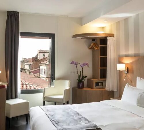 Hôtel Le Père Léon - Photo 1