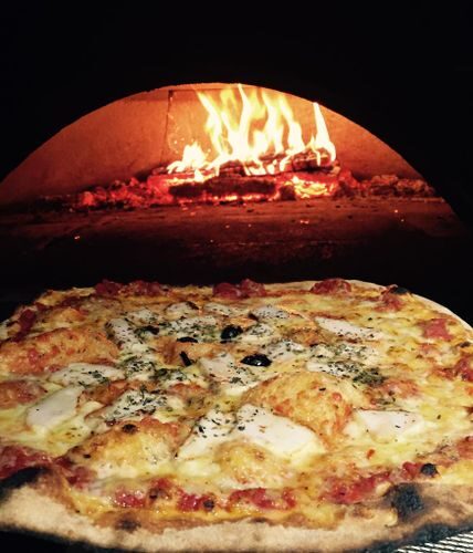 La pizza au feu de bois - Photo 1