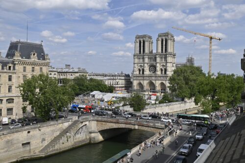 Les Rives de Notre-Dame Hotel - Photo 1