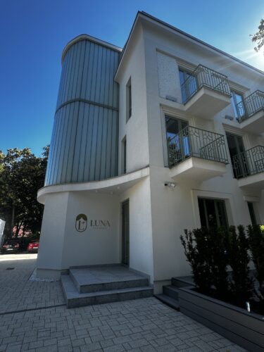Luna Residence Villa - Photo 1