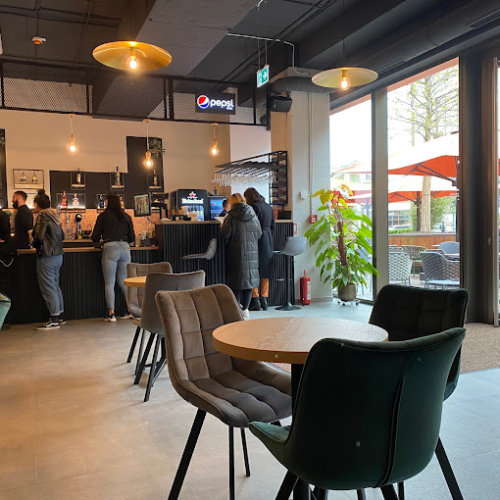 MANIFEST Pub - Photo 1