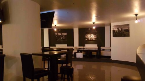 Motor Pub - Photo 1