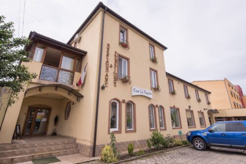 Pensiunea Casa La Fayette - Photo 1