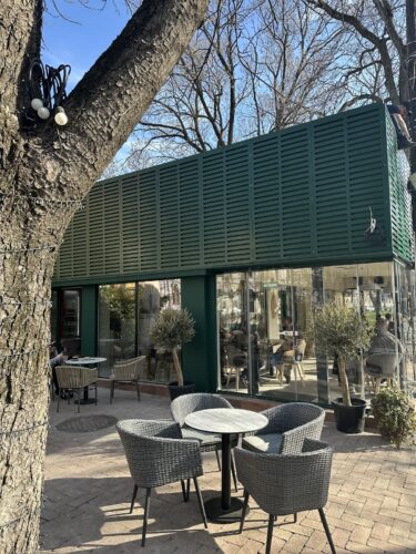 Petit Cafe - Photo 1