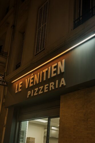 Pizzeria Le Vénitien – pizzas au feu de bois - Photo 1