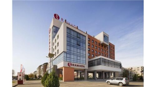 Ramada by Wyndham Oradea - Photo 1