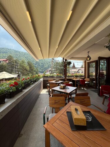 Restaurant Avalanche - Photo 1