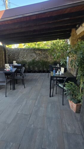 Rustic - Photo 1