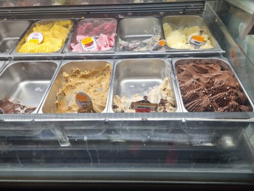 Scoop - Photo 1