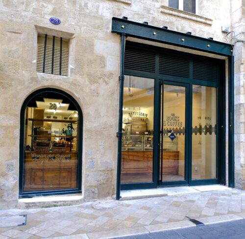 BOOKS & COFFEE – LA PATISSERIE - Photo 1