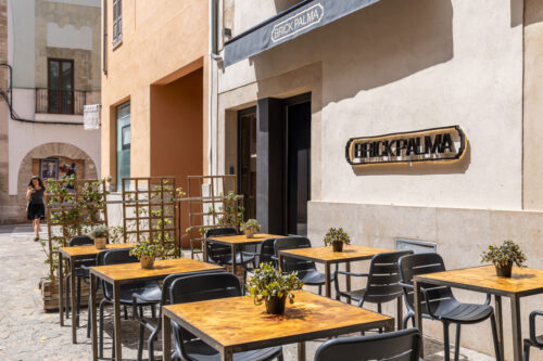Brick Bar - Photo 1