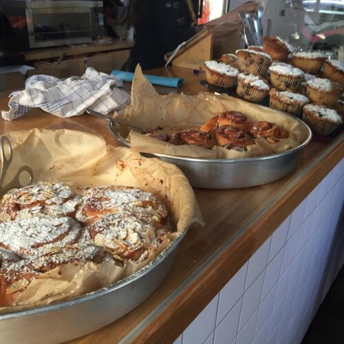 Bully’s Bakery - Photo 1