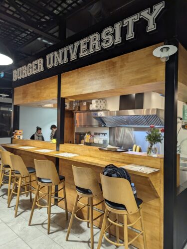 Burger University Sabines (Halles Plaza) - Photo 1