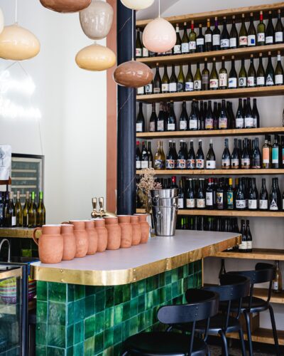Buvette, cave de quartier - Photo 1