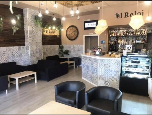 Cafetería El Reloj Café & Copas - Photo 1