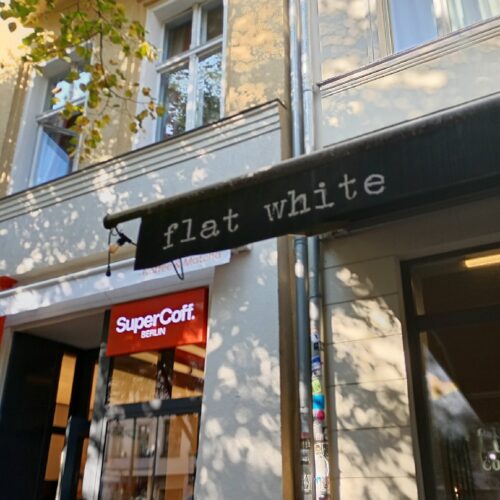 flat white – Coffee & more - Photo 1