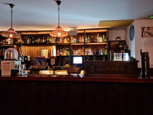 GAELIC IRISH PUB - Photo 1