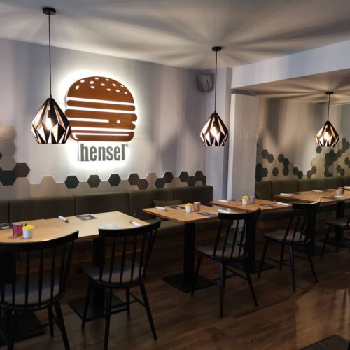 Hensel Burger - Photo 1
