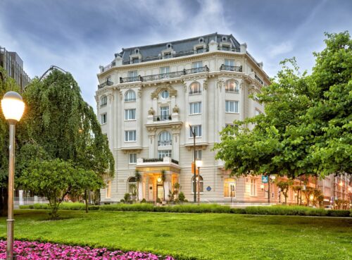 Hotel Carlton - Photo 1