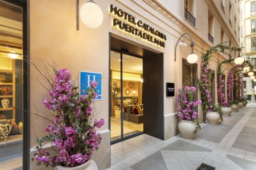 Hotel Catalonia Puerta del Mar - Photo 1