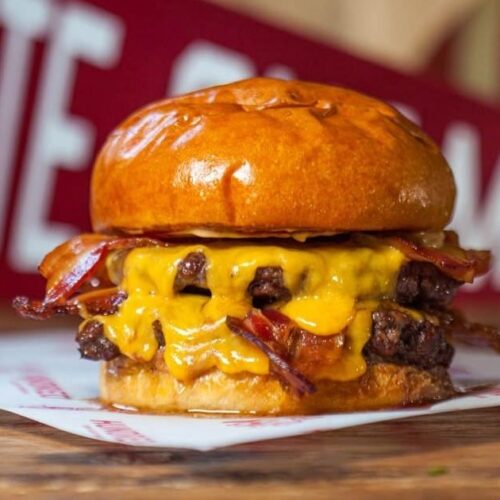 HUNDRED BURGERS - Photo 1