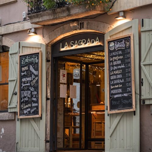 La Sagrada Hamburgueseria - Photo 1