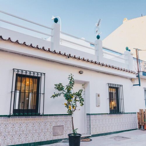 Malaga Beach House - Photo 1