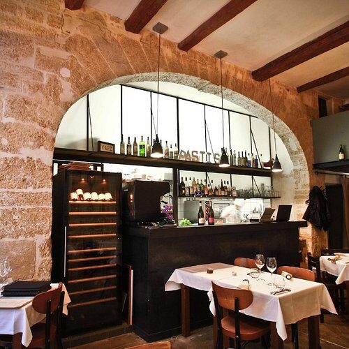 Pastis Restaurant - Photo 1