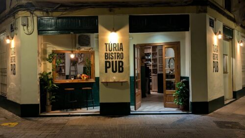 Túria Bistro Pub - Photo 1