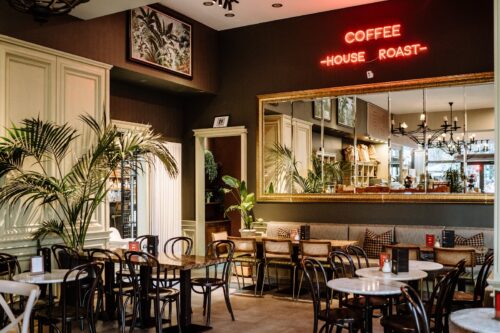 Wine & Coffee House (Café, Bar & Spirituosengeschäft) - Photo 1