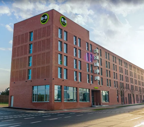 B&B HOTEL Bremen-Überseestadt - Photo 1
