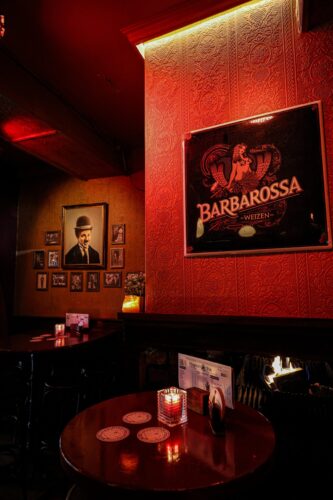 Chaplin’s Pub - Photo 1