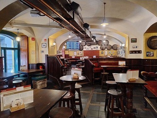Flann O’Brien Original Irish Pub - Photo 1