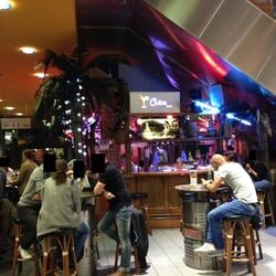 Friends Bar - Photo 1