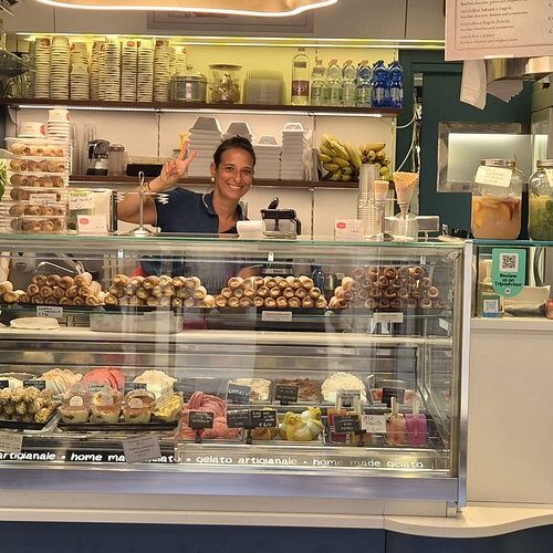 Gelateria & Crêpes shop – La maison de la crêpe - Photo 1