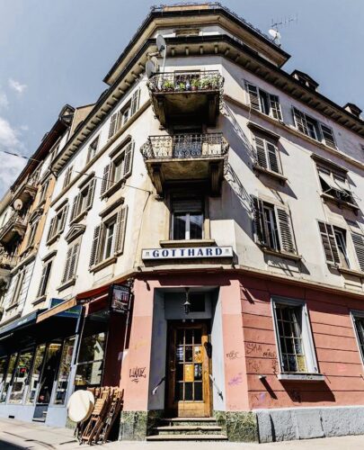 Gotthard Bar - Photo 1