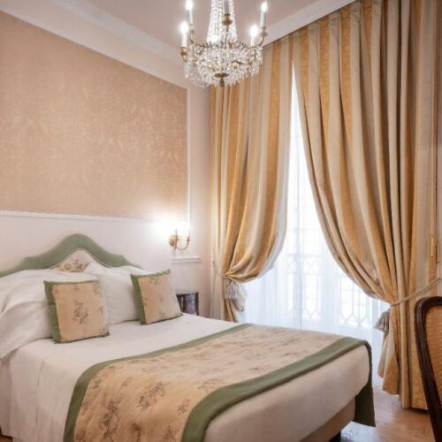Hotel Bernini Palace - Photo 1