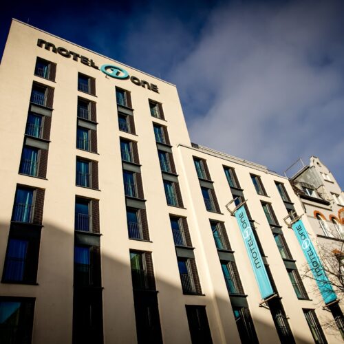 Hotel Motel One Düsseldorf-Hauptbahnhof - Photo 1