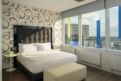 INNSiDE by Meliá Düsseldorf Hafen - Photo 1