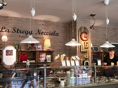 La Strega Nocciola Gelateria Artigianale – Firenze Duomo - Photo 1