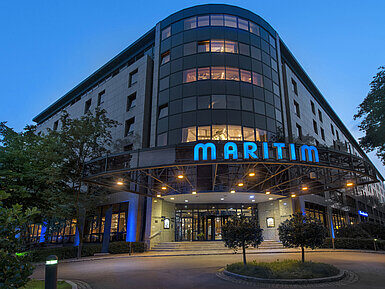 Maritim Hotel Bremen - Photo 1